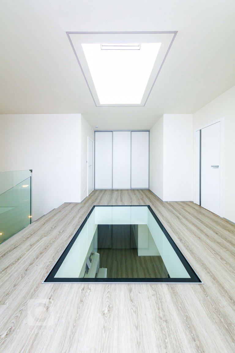 add picture to album