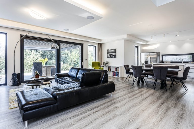 Pasivní Vila dům v Podolance je výsledkem&nbsp;dlouhodobé a pečlivé spolupráce&nbsp;náročného investora a našeho ateliéru. Výsledkem je&nbsp;maximálně…