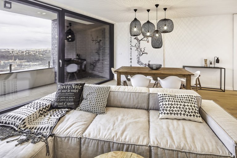 Byt v Barrandovských zahradách

Tentokrát šlo o to získat bydlení ve městě, co nejlepší možné místo. Takový byt, útočiště když chcete být chvilku sami nebo…