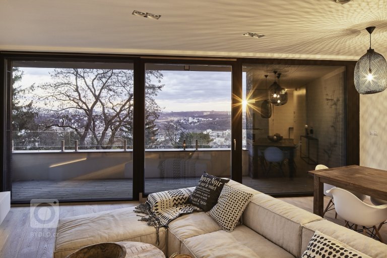 add picture to album