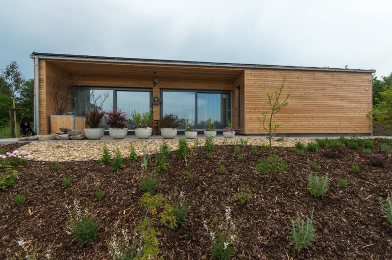Moderní přízemní bungalov Perseus 120 má zcela&nbsp;netradiční architekturu. Tento dům osloví toho, kdo chce být výjimečný. Přízemní&nbsp;bungalov&nbsp;Perseus…