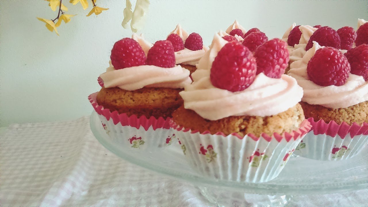 Malinové cupcakes
