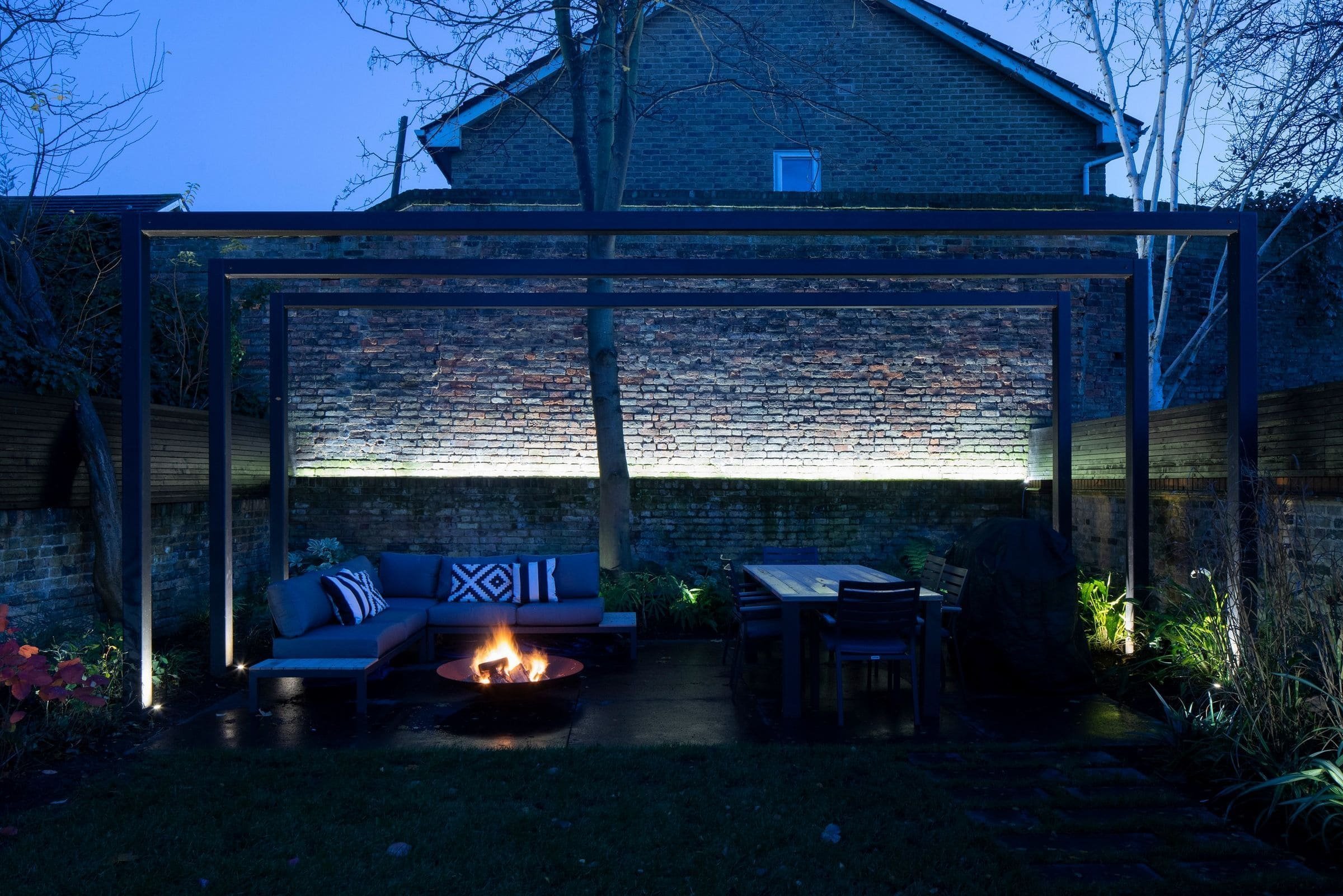 Jedinečný dům vyplnil proluku širokou pouhých 3,35 metrů