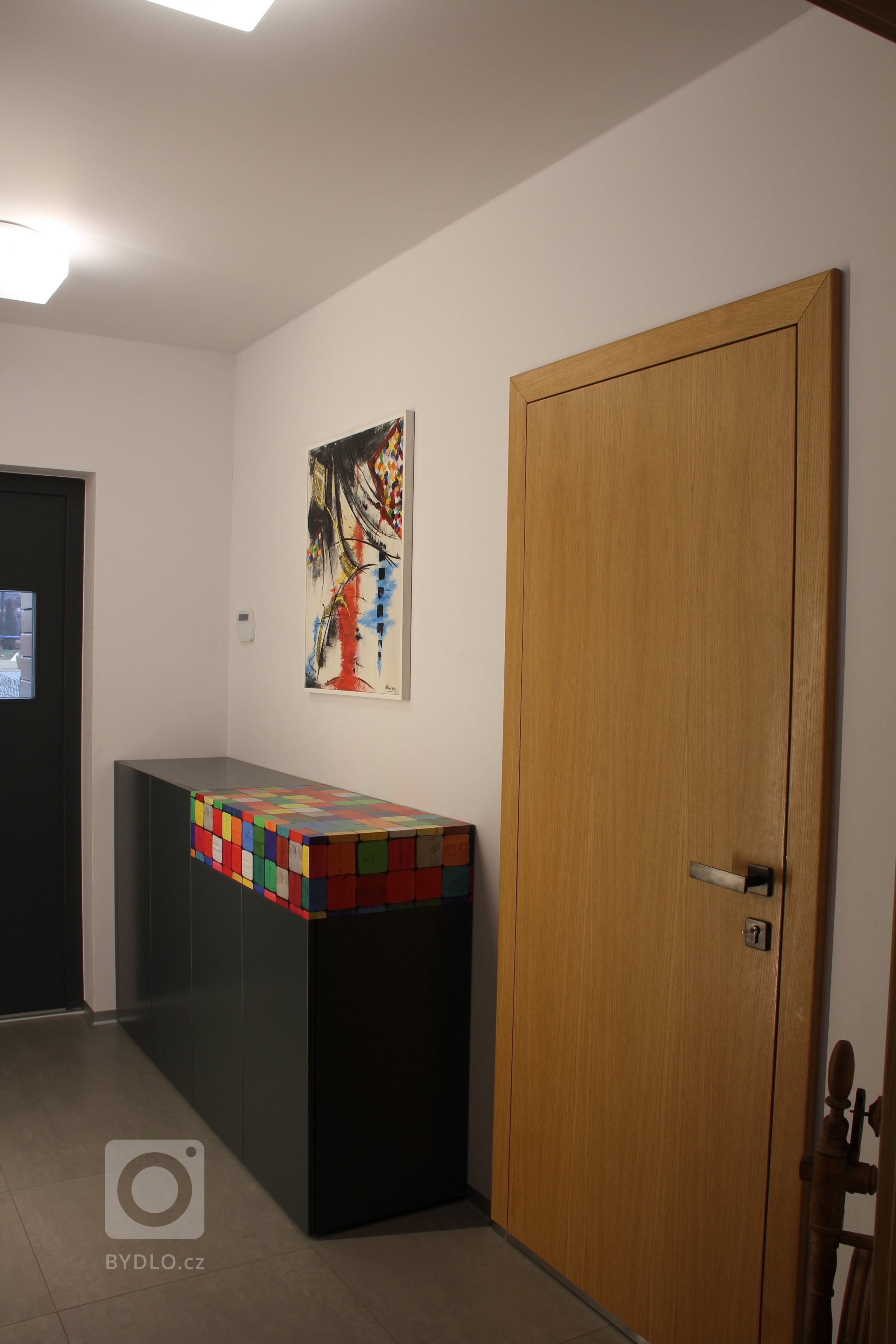 Klient oslovil naši firmu a požadoval vytvoření studie celého interiéru domu, kdy můžeme při tvorbě studie ještě dispozičně měnit projekt. Studie interiéru…