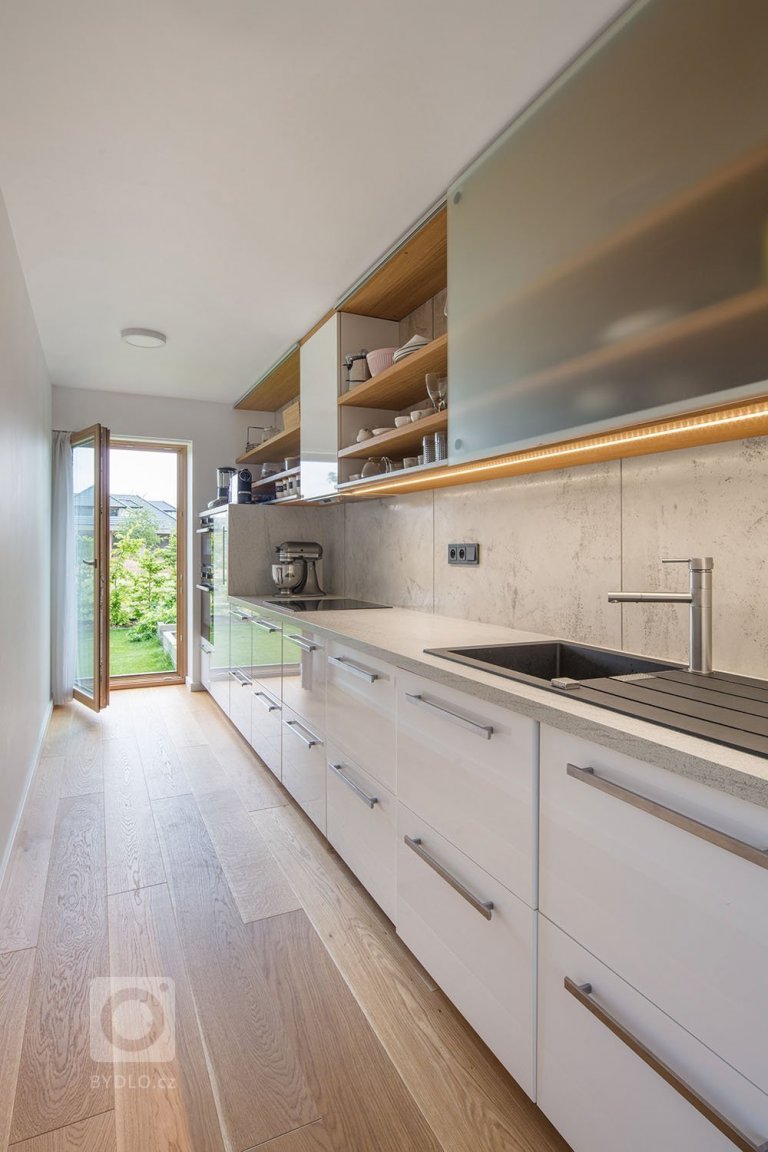 add picture to album