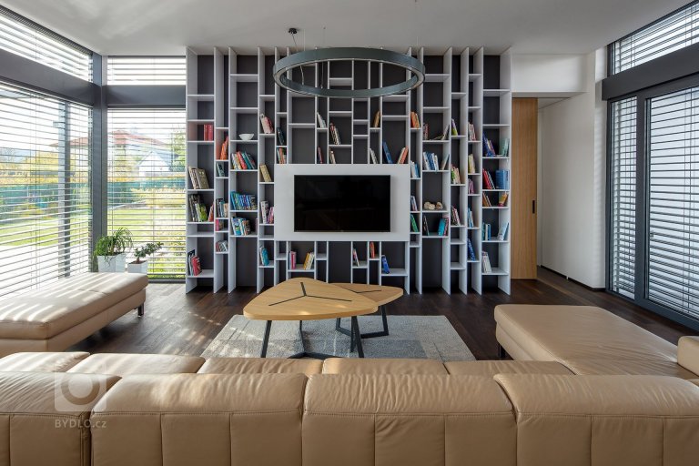 add picture to album