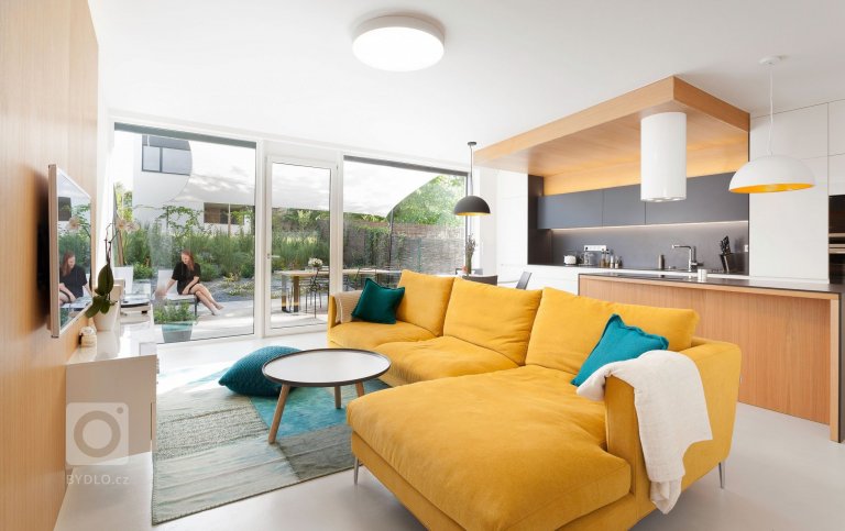 add picture to album