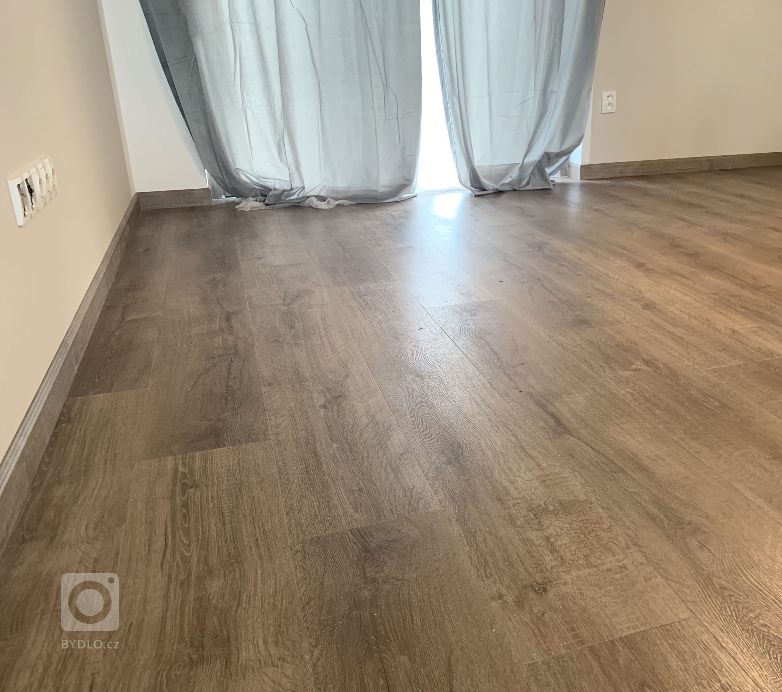 Podlaha v obývacím pokoji