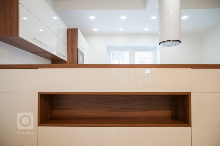 add picture to album