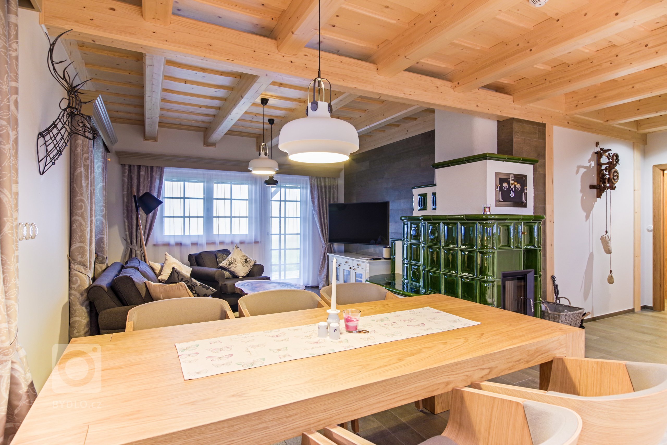 Realizace stylového interiéru chaty v Jeseníkách od kompletního návrhu vizualizace, až po výrobu a řemeslné zpracování interiéru na klíč. Součástí zakázky byly…