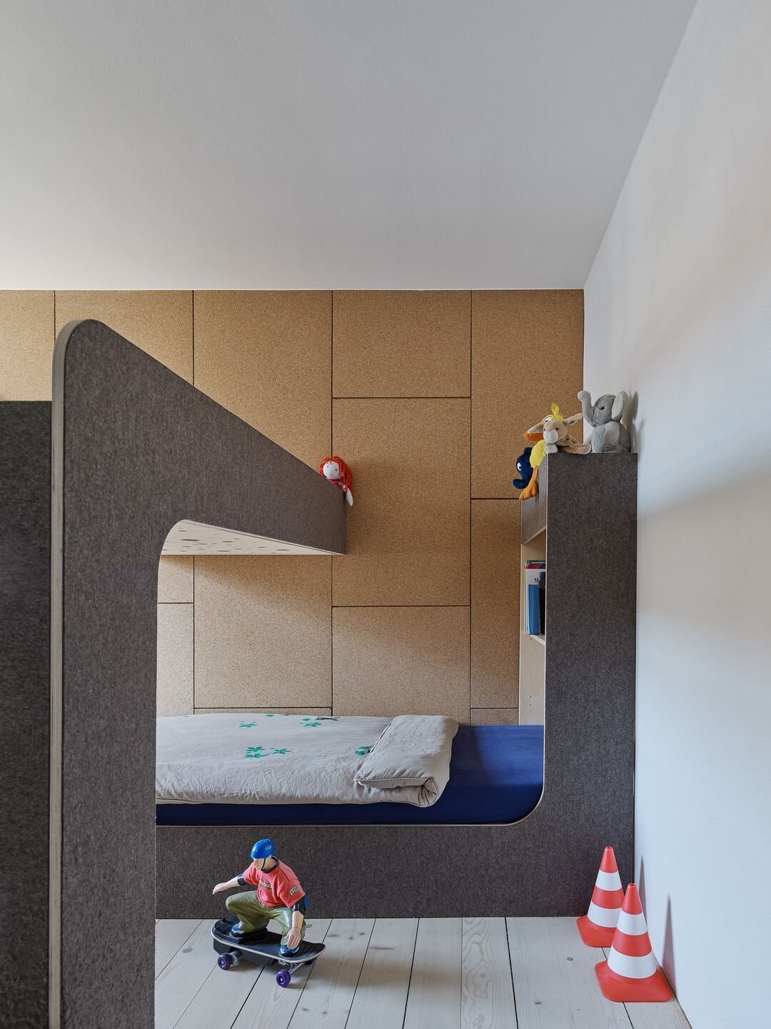 Přidali k domu vzdušnou ocelovou konstrukci