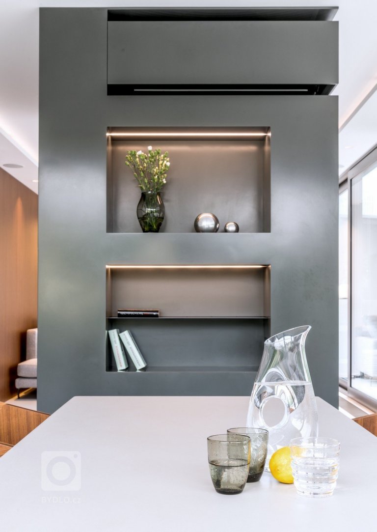 add picture to album