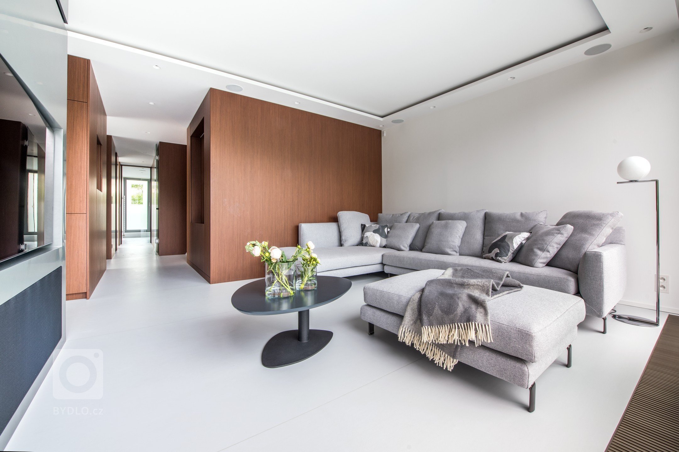 Cílem projektu bylo navrhnout byt pro mladou rodinu s dětmi tak, aby vše mělo jasnou koncepci, co se týká uspořádání, funkčnosti a kvality použitých materiálů.…