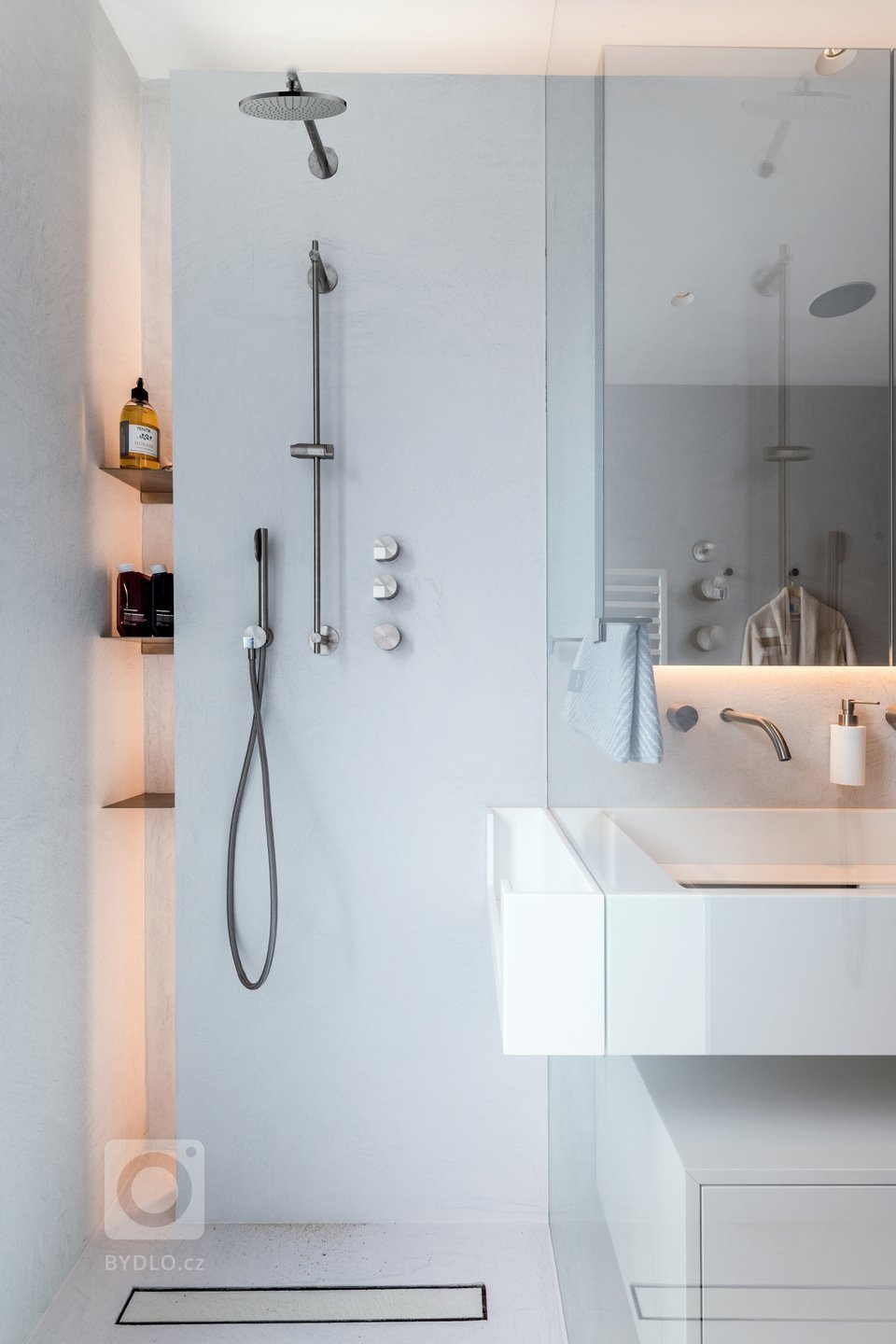 Cílem projektu bylo navrhnout byt pro mladou rodinu s dětmi tak, aby vše mělo jasnou koncepci, co se týká uspořádání, funkčnosti a kvality použitých materiálů.…