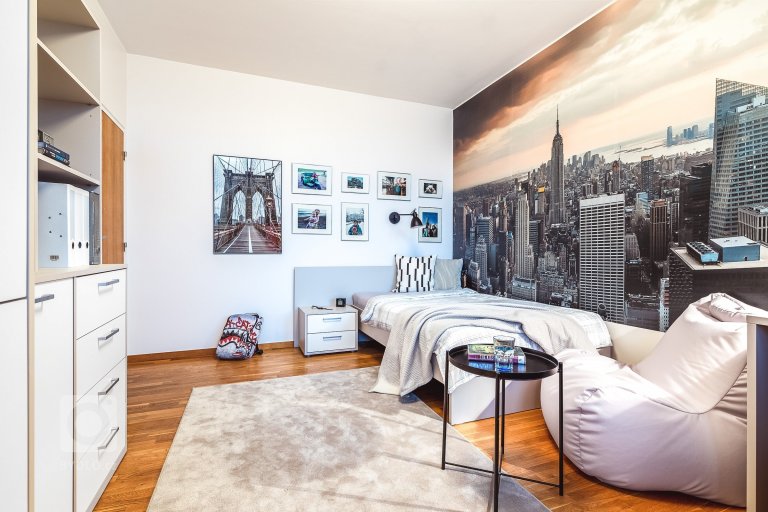 add picture to album