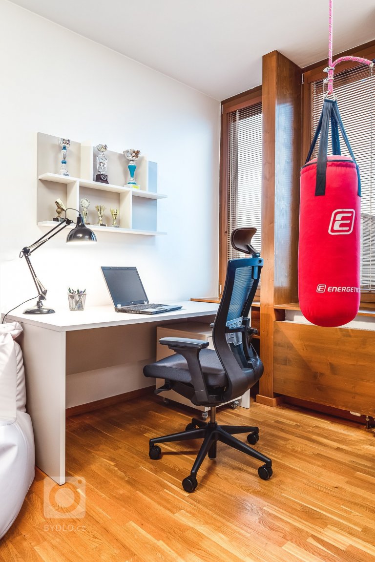 add picture to album