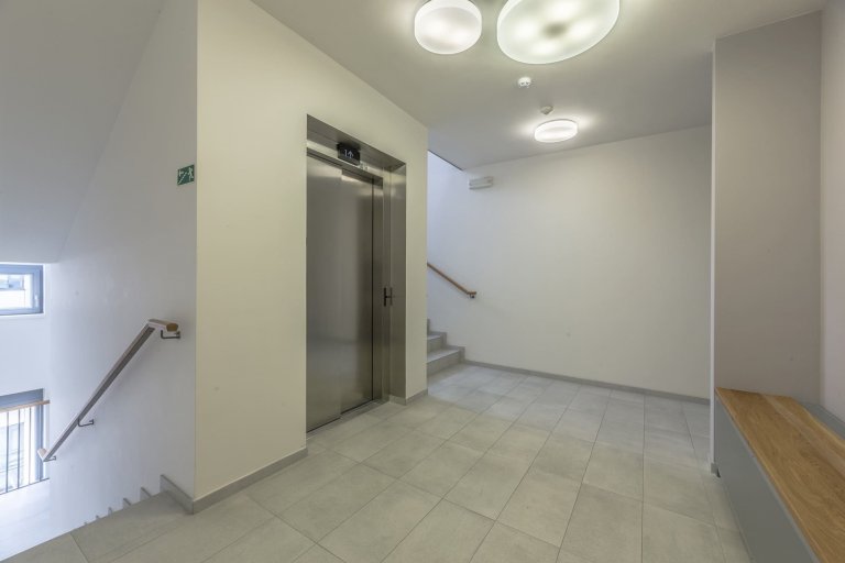 Luxusní, přitom decentní a vkusný - byt v Rezidenci Waltrovka