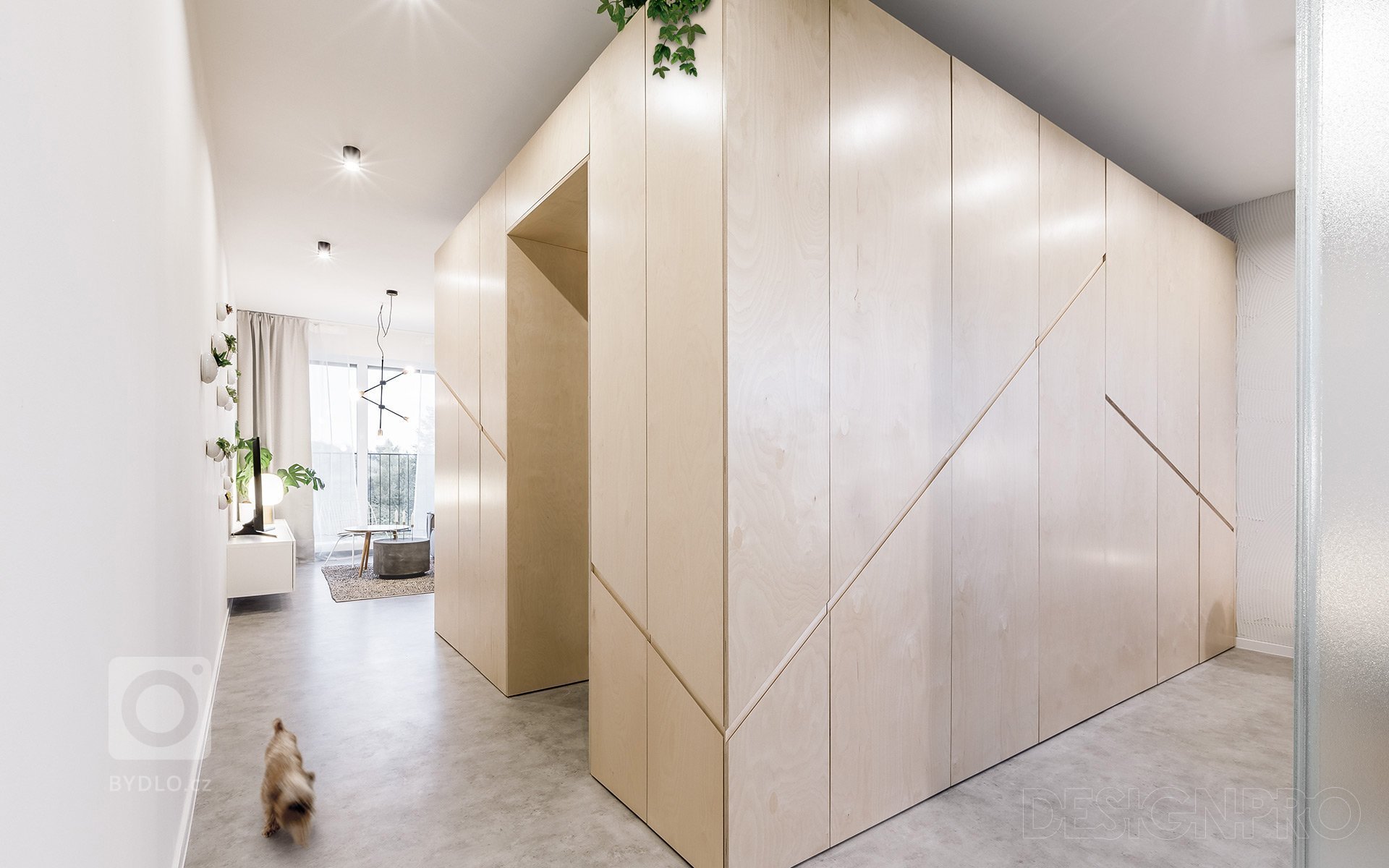 Interiér bytu v novostavbě bytového domu v pražských Hodkovičkách.&nbsp;Byt určený pro mladou slečnu jsme s klientkou začali řešit již v průběhu klientských…