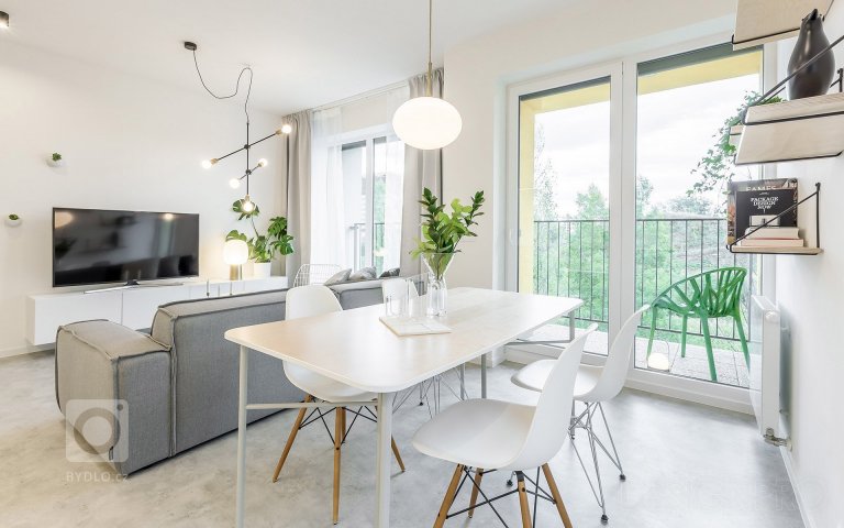 add picture to album