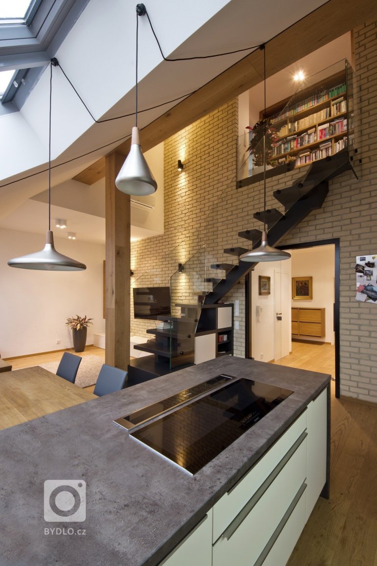 add picture to album