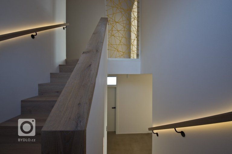 add picture to album