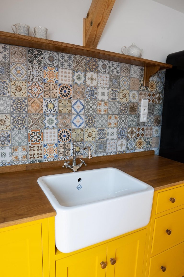 Tato kuchyně byla navržena a vyrobena pro klienty, kteří rekonstruovali svou venkovskou usedlost. Je součástí&nbsp;otevřeného prostoru jednoho z&nbsp;loftových…