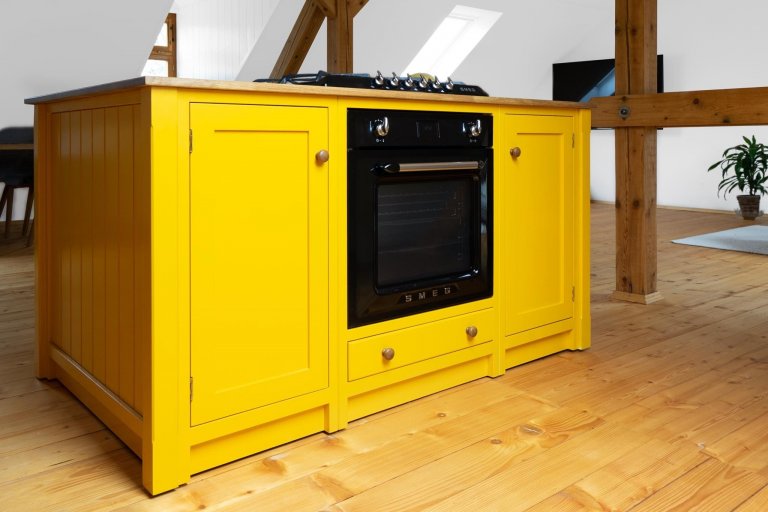 Tato kuchyně byla navržena a vyrobena pro klienty, kteří rekonstruovali svou venkovskou usedlost. Je součástí&nbsp;otevřeného prostoru jednoho z&nbsp;loftových…