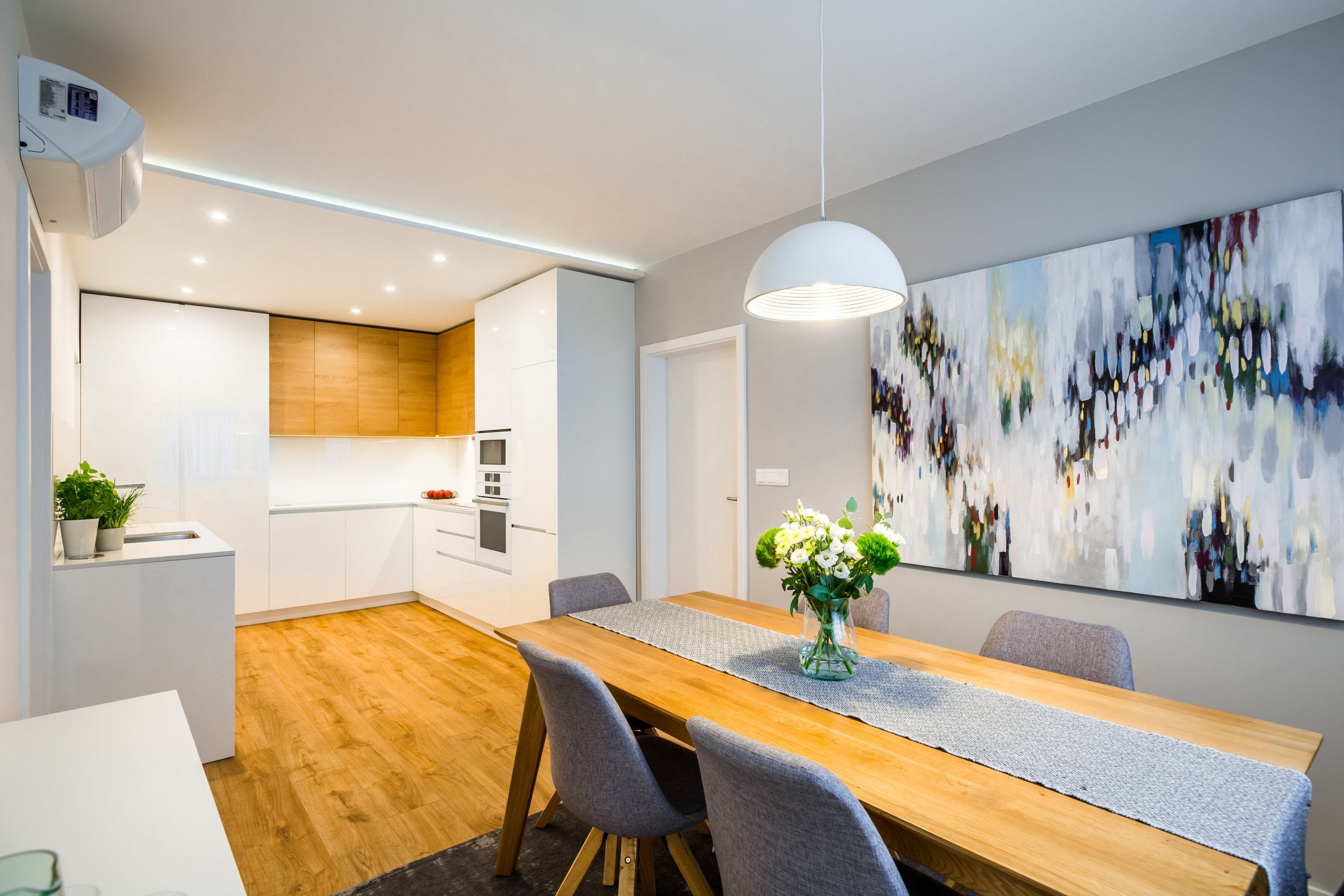 Kompletná rekonštrukcia panelového bytu v Petržalke&nbsp;????
Nahliadnite do našej realizácie interiéru, kde sme výraznou zmenou dispozície dosiahli kvalitu…