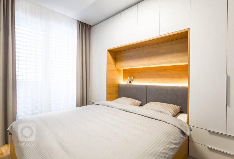 add picture to album