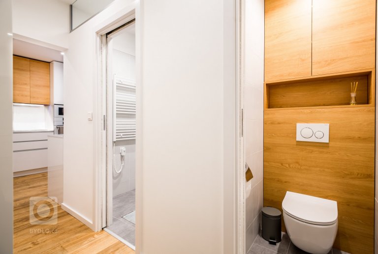 add picture to album