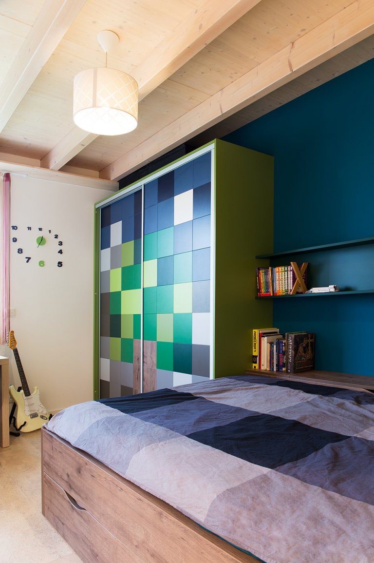 DĚTSKÝ POKOJ &bdquo;MINECRAFT&ldquo;

Pokoj pro 12-letého kluka, který rád staví z lega a hraje Minecraft.

Vojtova oblíbená barva je zelená a chtěl by být…