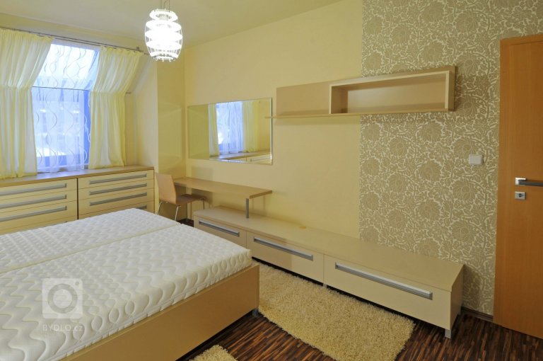 add picture to album