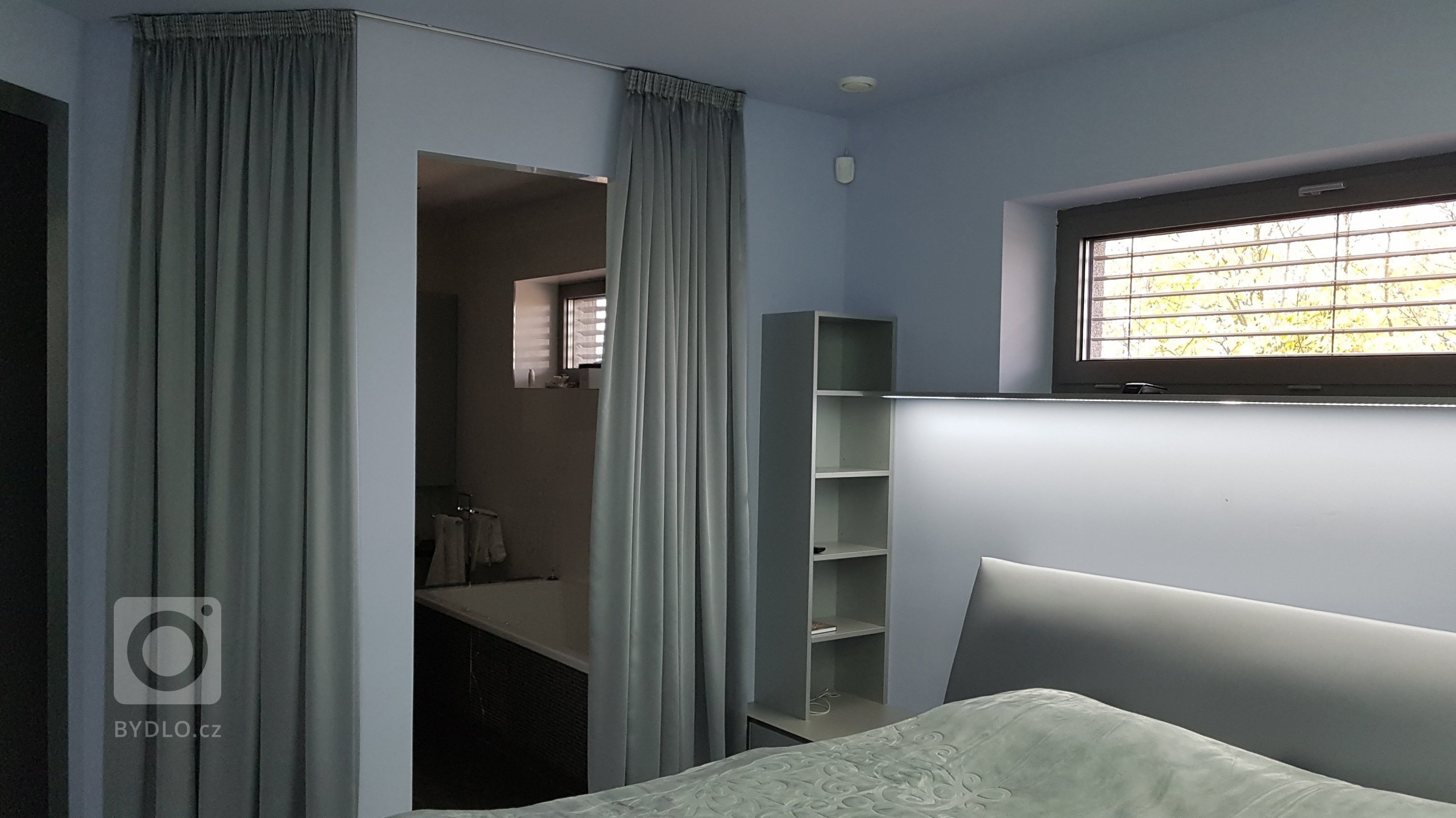 Prostor na rozečtené knihy. 