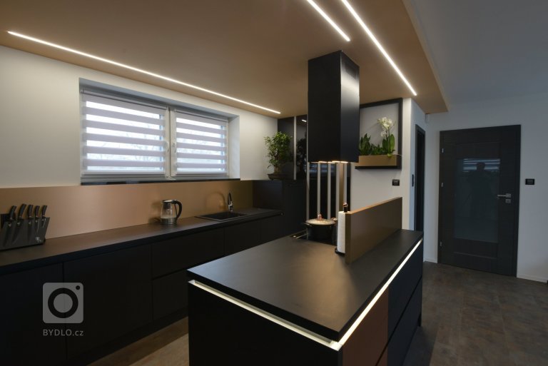 add picture to album