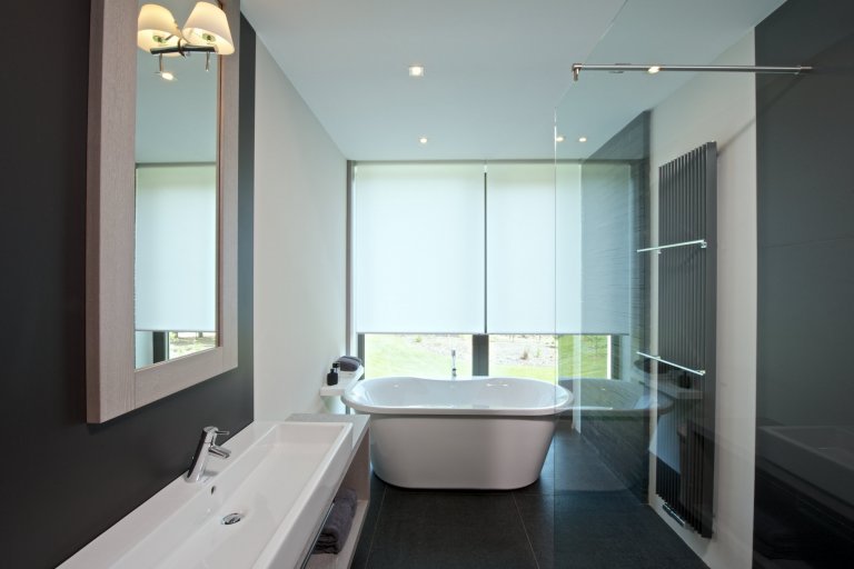 Rekonstrukce rekreačního objektu ze 70. let. Jeho tehdejší devizou bylo hlavně místo - mírný svah nad přehradou, úžasné výhledy, orientace na jih, krásná…