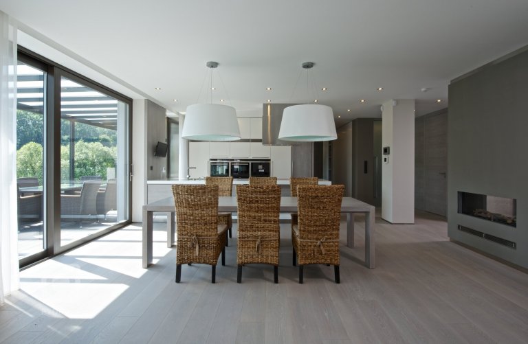 add picture to album