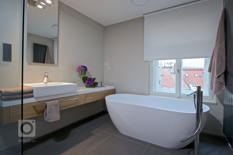 add picture to album