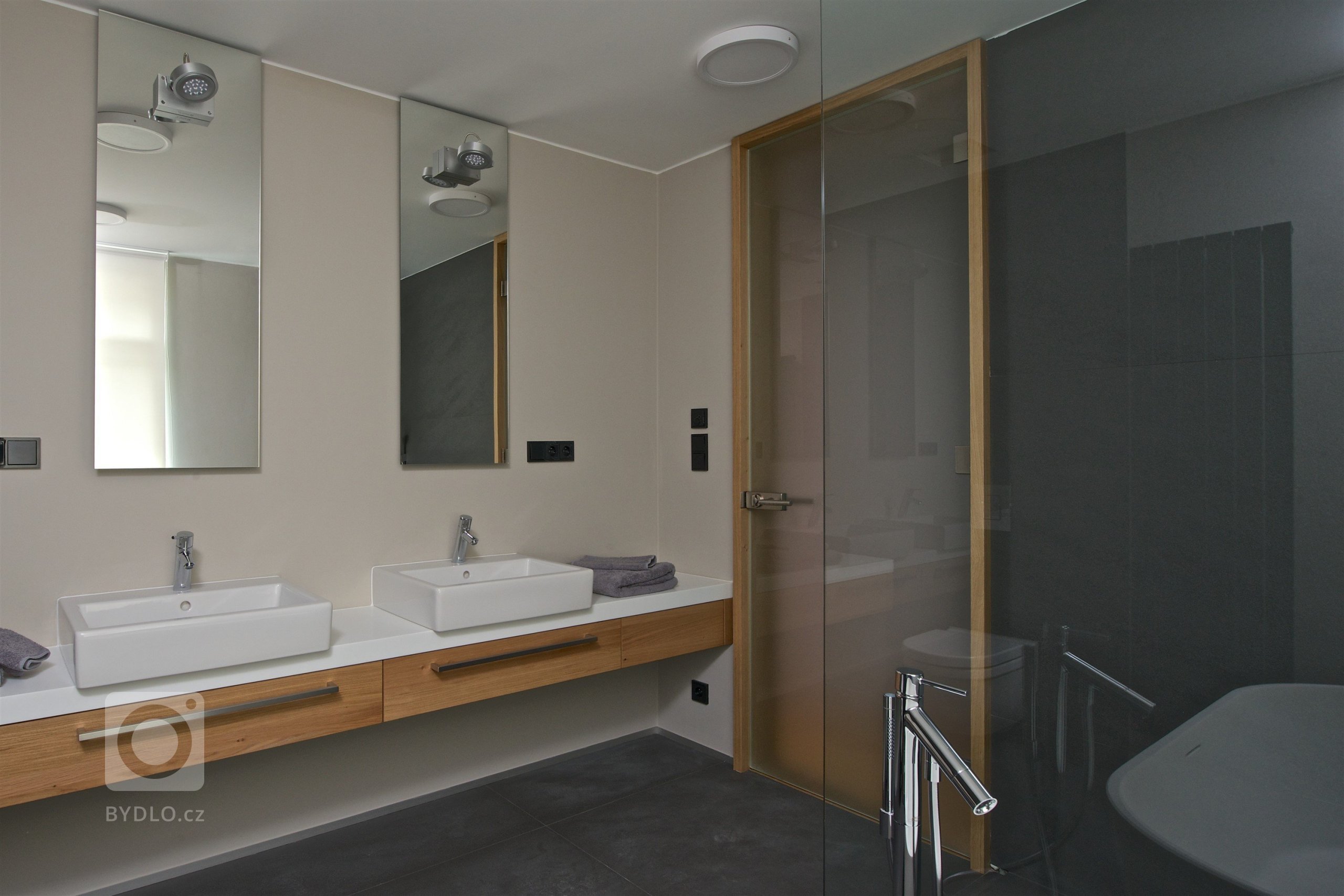 V rámci projektu&nbsp;Squat iD23&nbsp;jsme v bytovém domě v Pařížské ulici č.23 v Praze byli v trochu jiné situaci, než ostatní architekti, kteří na tomto…