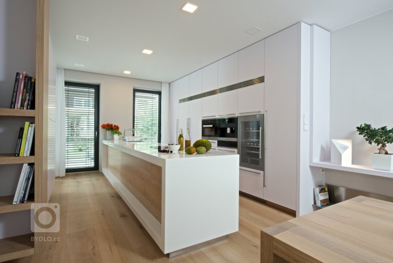 add picture to album