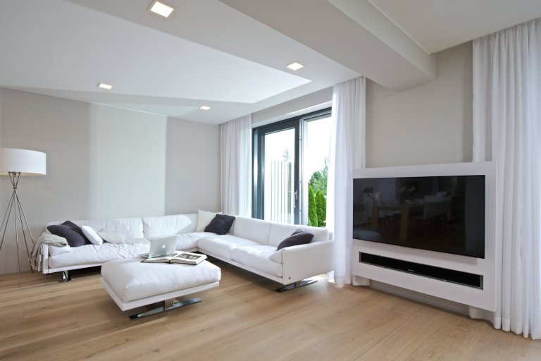 Mladí manželé koupili relativně úzký řadový dům se třemi nadzemními podlažími a sklepem, postavený na přelomu 70. a 80. let minulého století. Ačkoli dům dobře…