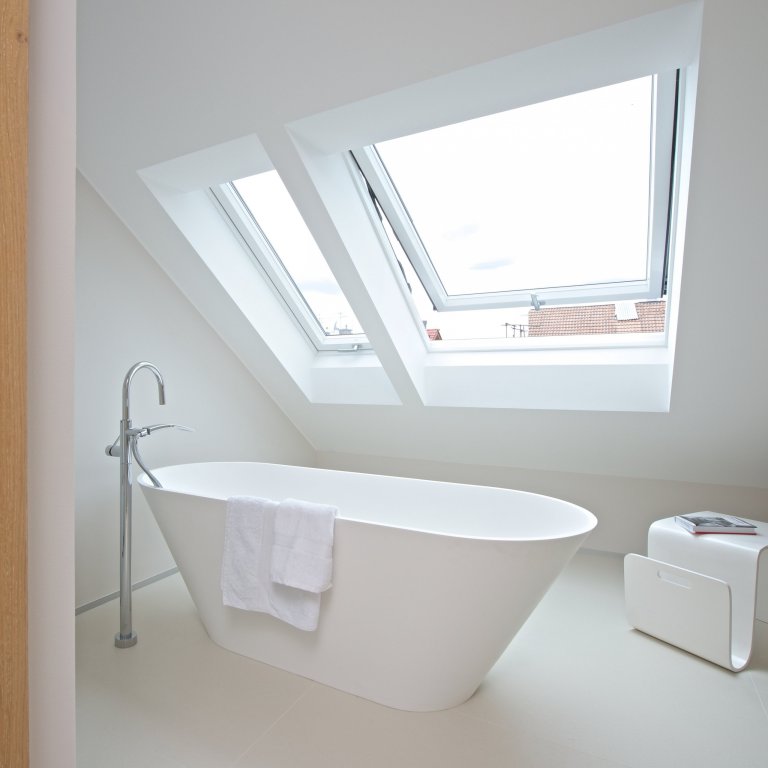 Mladí manželé koupili relativně úzký řadový dům se třemi nadzemními podlažími a sklepem, postavený na přelomu 70. a 80. let minulého století. Ačkoli dům dobře…