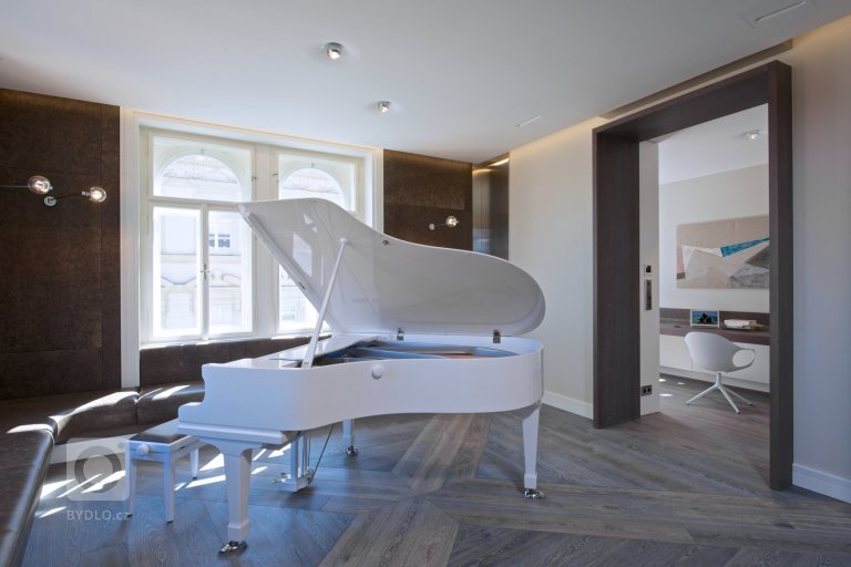 add picture to album