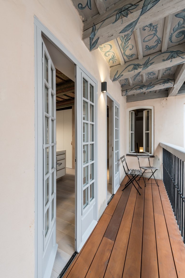 Historická atmosféra, venkovní posezení, soukromí, zádveří s prostorem pro obuv, vstupní šatna, kuchyň, jídelna &amp; sofa, ložnice, koupelna, samostatné WC …