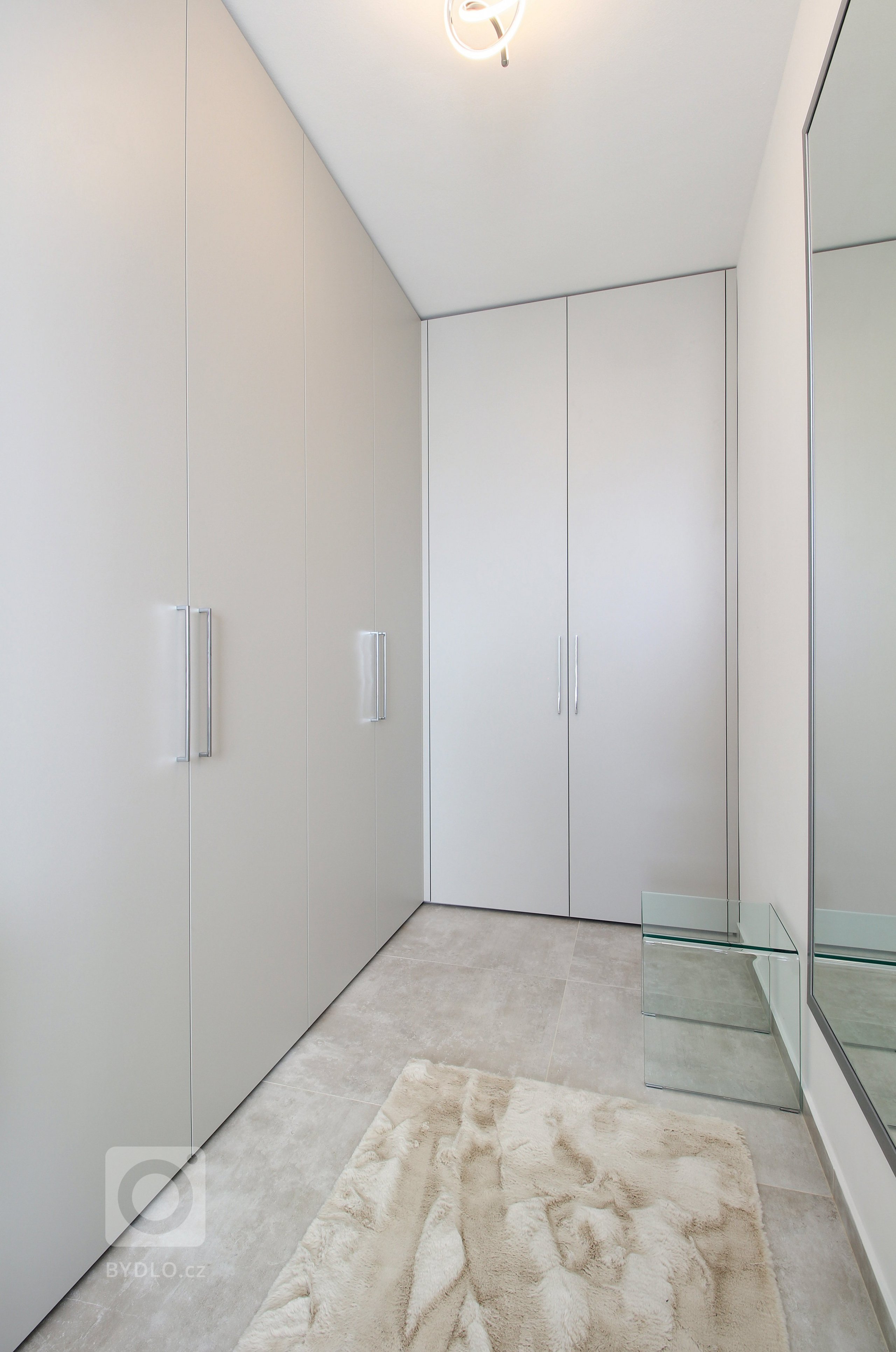 Rekonstrukce bytu v Praze se saunovým koutkem splnila očekávání nejen investora.
