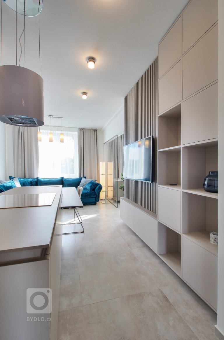 add picture to album