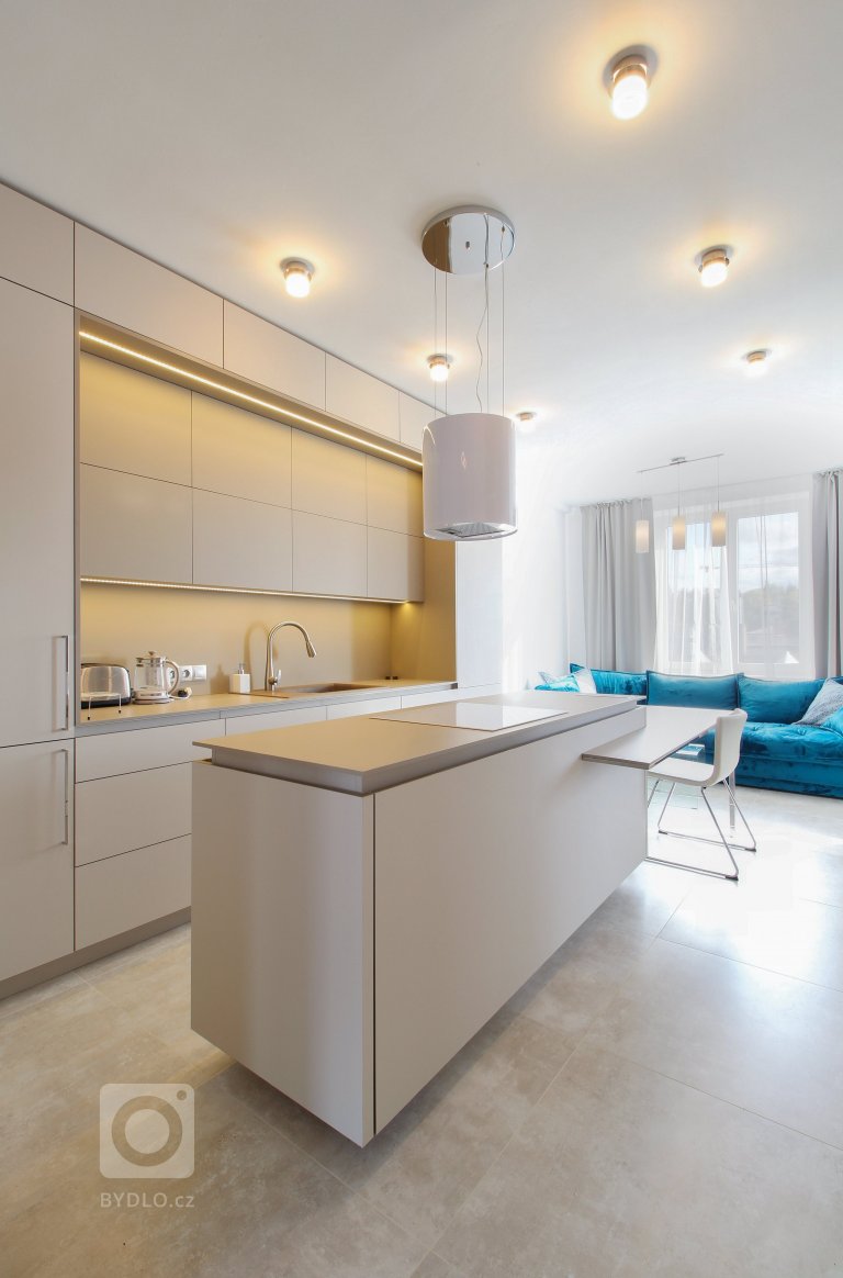 add picture to album