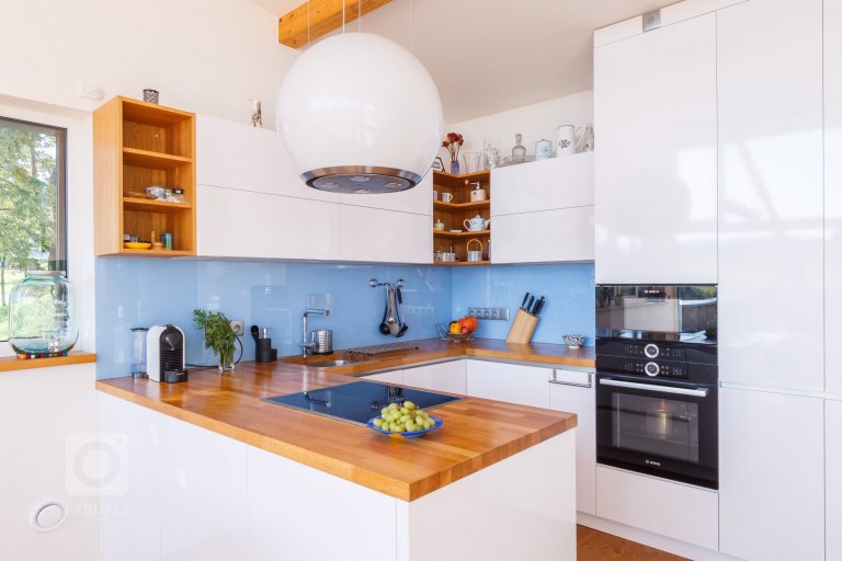 add picture to album