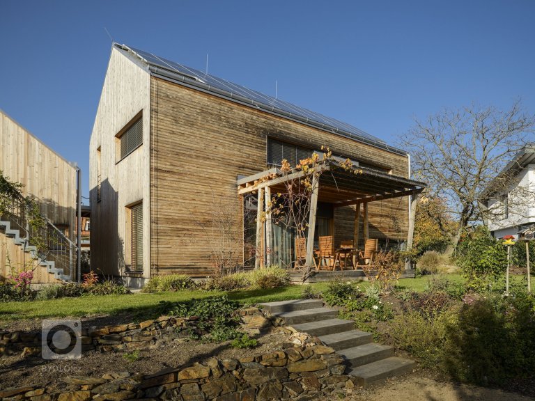 add picture to album