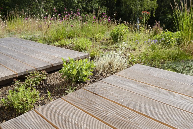Koncepce rodinného domu s&nbsp;permakulturní zahradou pro japonsko-český manželský pár je vedena snahou o&nbsp;jednoduché, funkční a kultivované řešení, které…