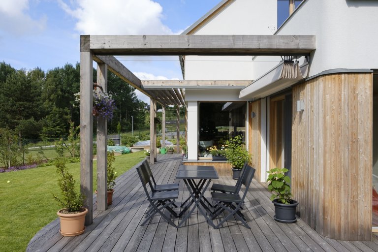 Koncepce rodinného domu s&nbsp;permakulturní zahradou pro japonsko-český manželský pár je vedena snahou o&nbsp;jednoduché, funkční a kultivované řešení, které…